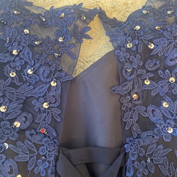 NWT MOB elegant sequined navy full length gown. 24 - Picture 9 of 16